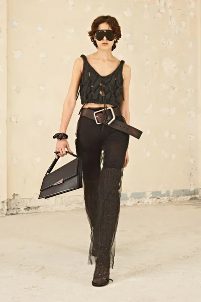 Look 28